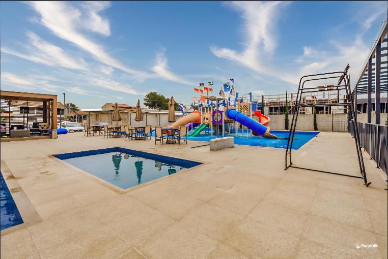 Quarto Hotel Beto Carrero Penha بنها المظهر الخارجي الصورة